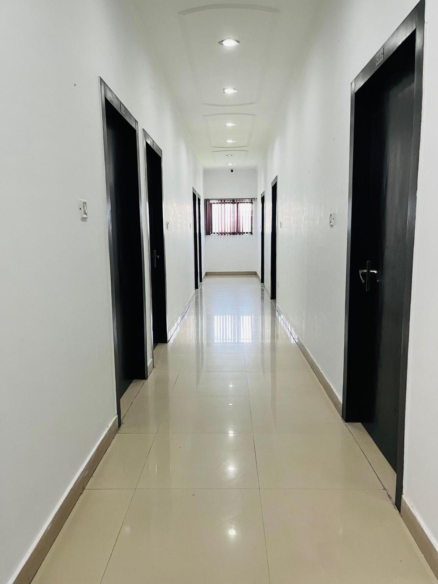 Hotel O Mid Town Ojus Tower Rudrapur Bagian luar foto